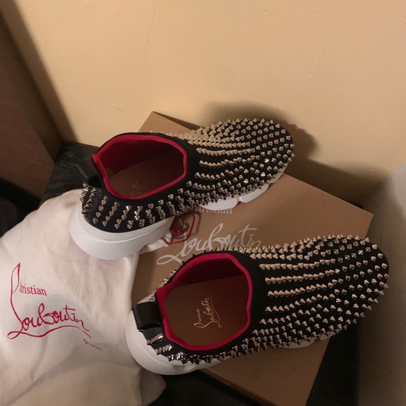 Brand new shows - Picture 3 of 7